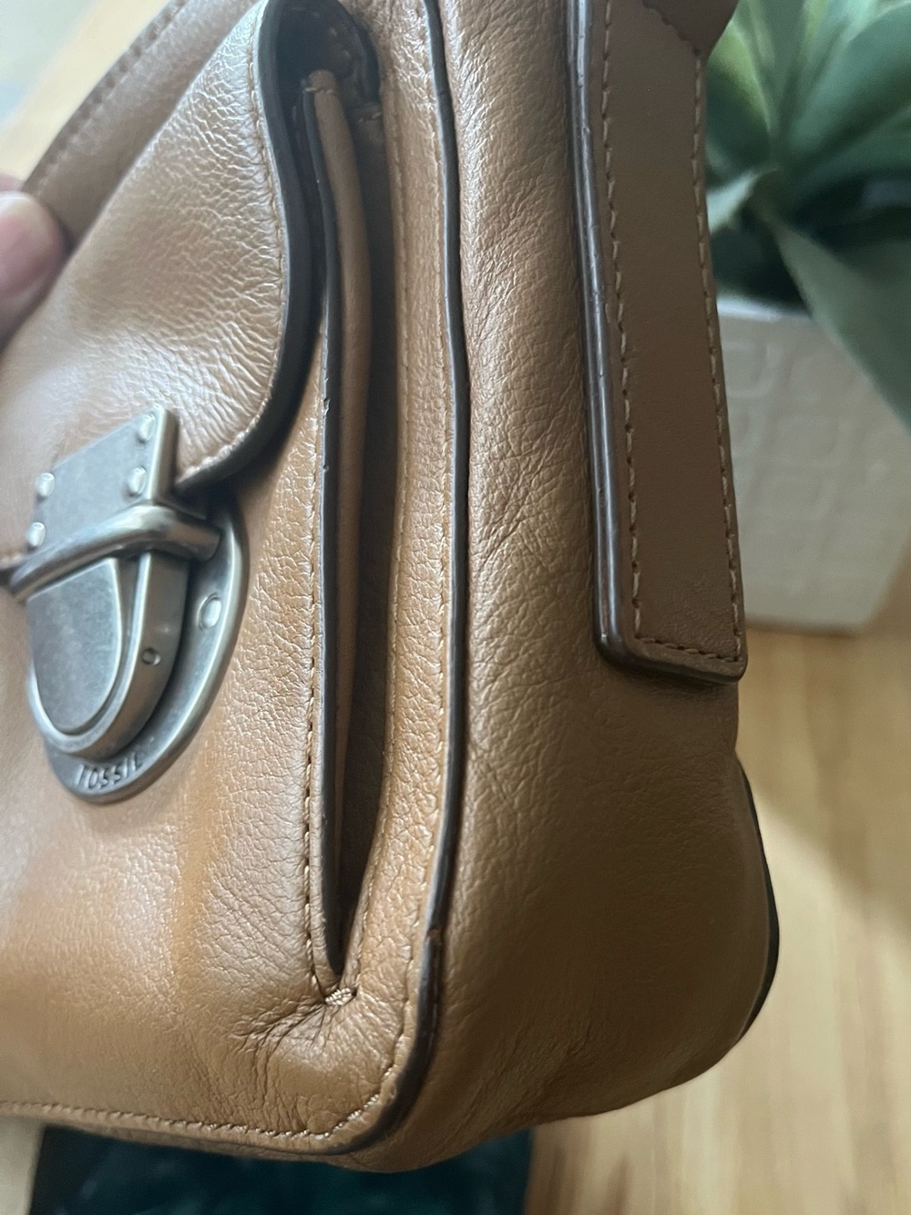 Fossil Riley Caramel Brown Leather Crossbody with Front Buckle Pockets - Picture 5 of 16